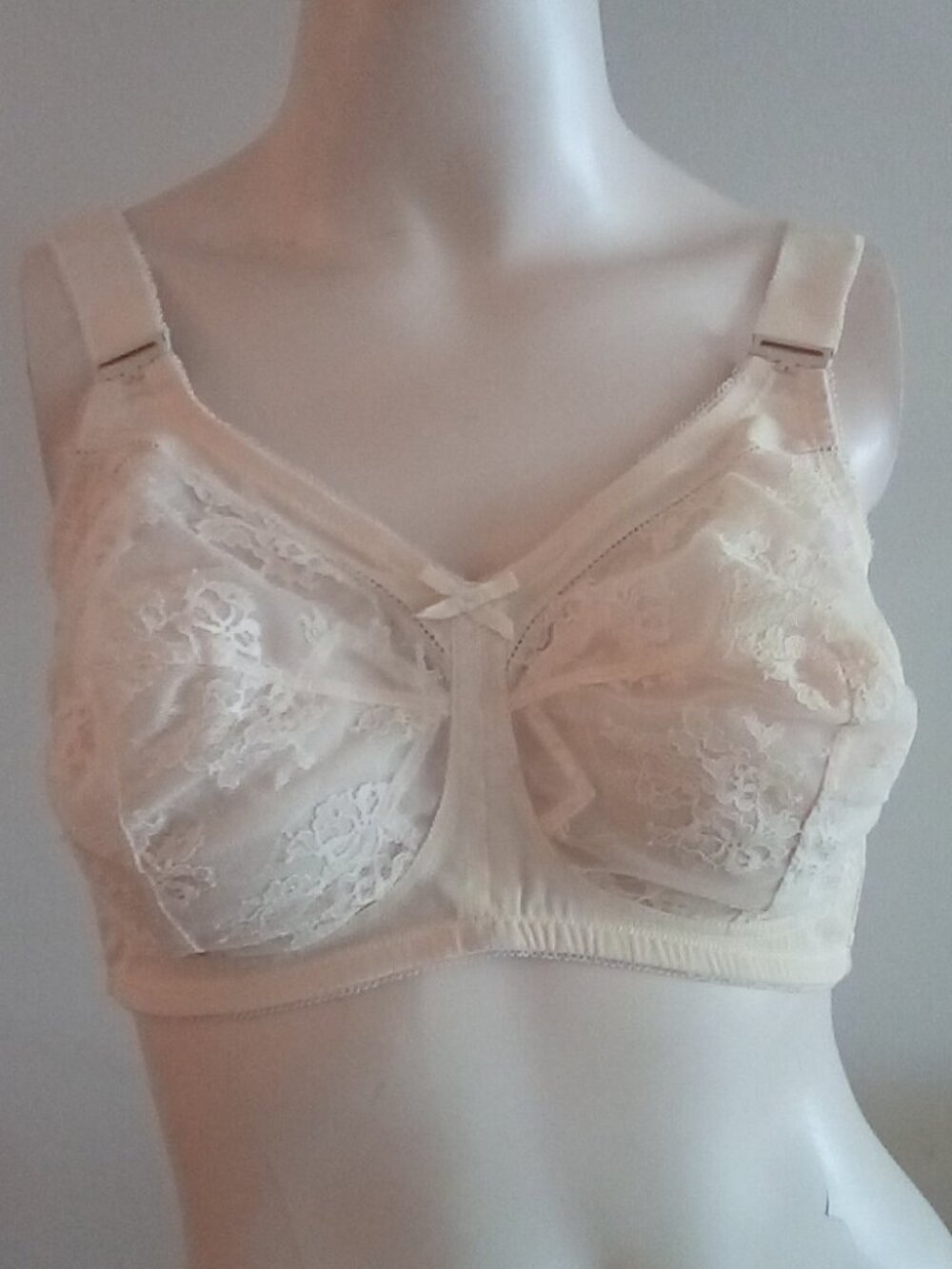 Bali Nylon Lace Bra 36D